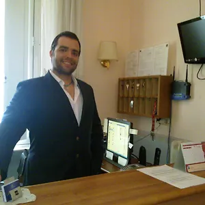 Lazzari ** רומא