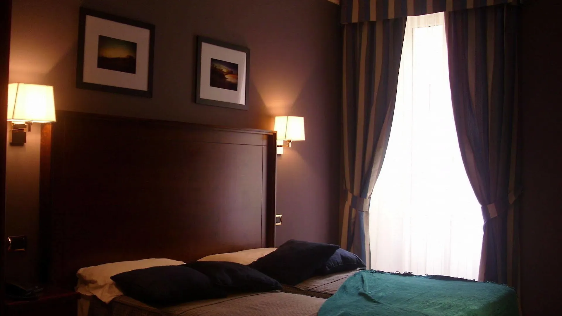 Hotel Taormina Rome 2*,
