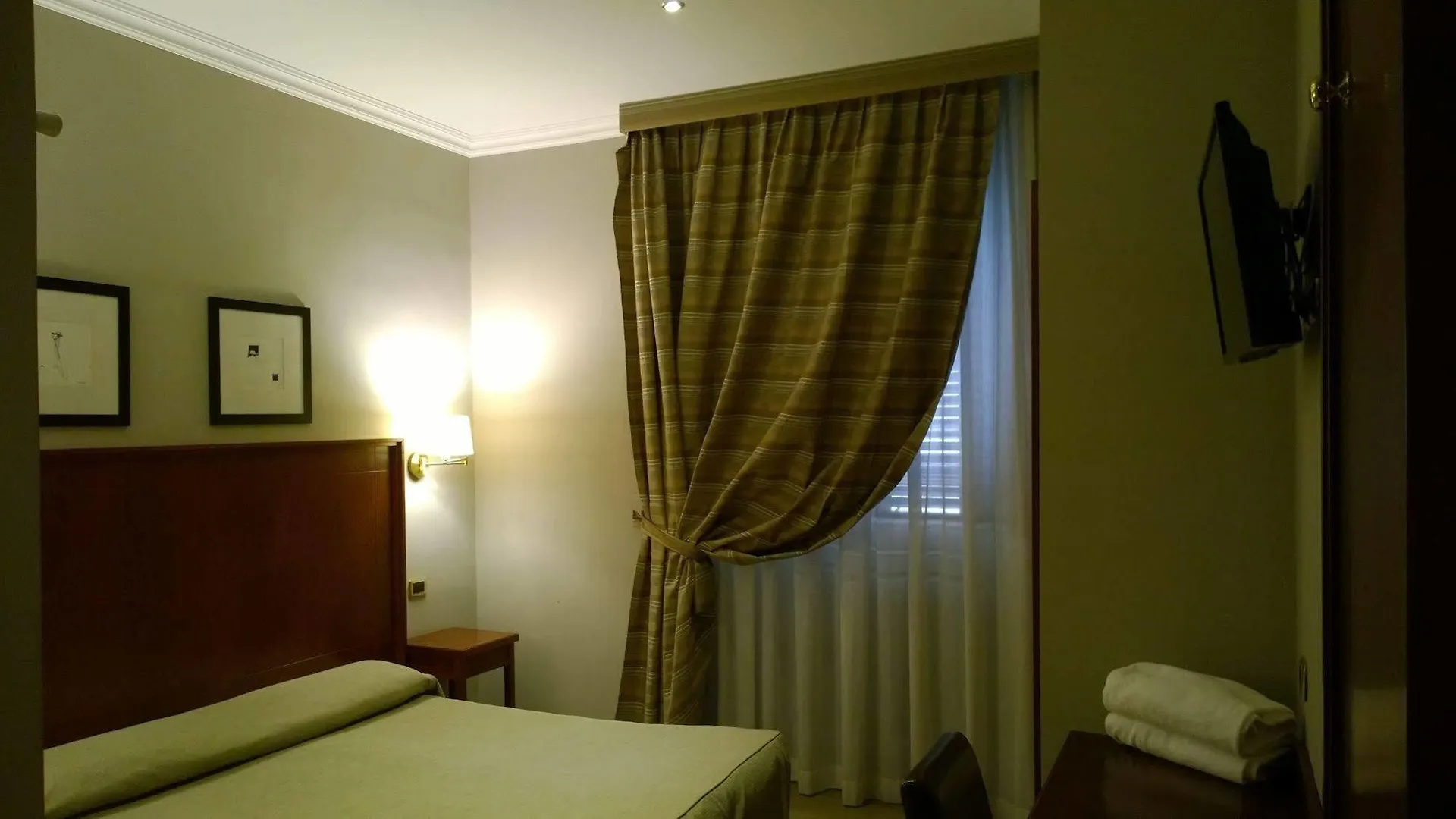 **  Hotel Taormina Rome Italie